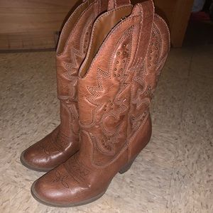 Women’s cowboy boots
